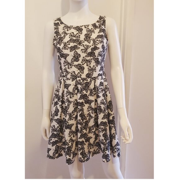 Small Black & White Sleeveless Butterfly Print Dress - Picture 1 of 3